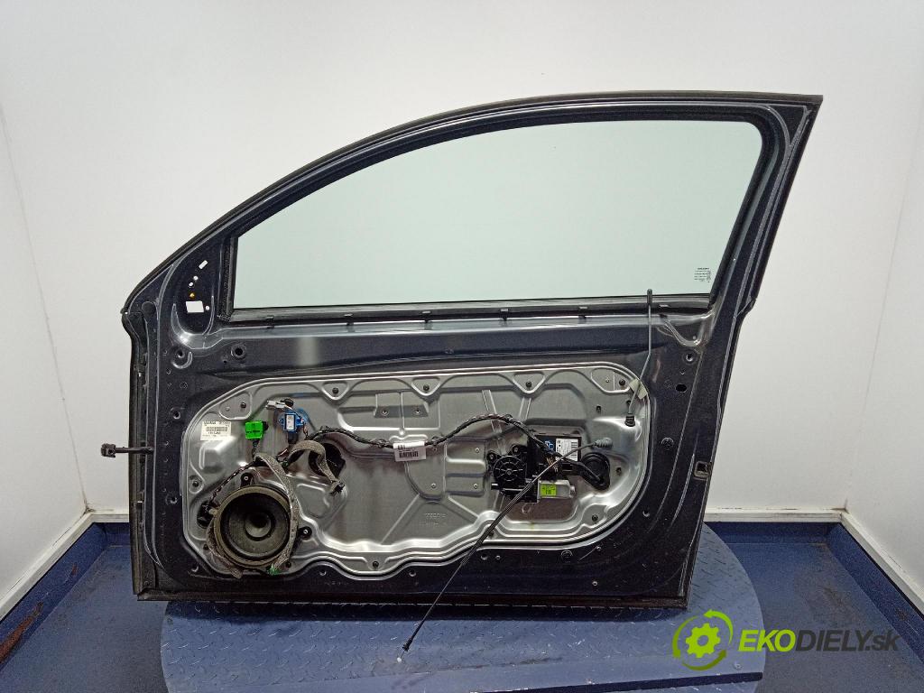 Volvo C30 2009 dveře před prave
