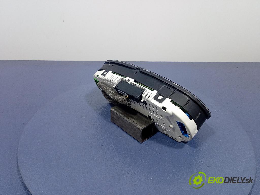 Audi A3 2003 Přístrojová deska 8L0920900L