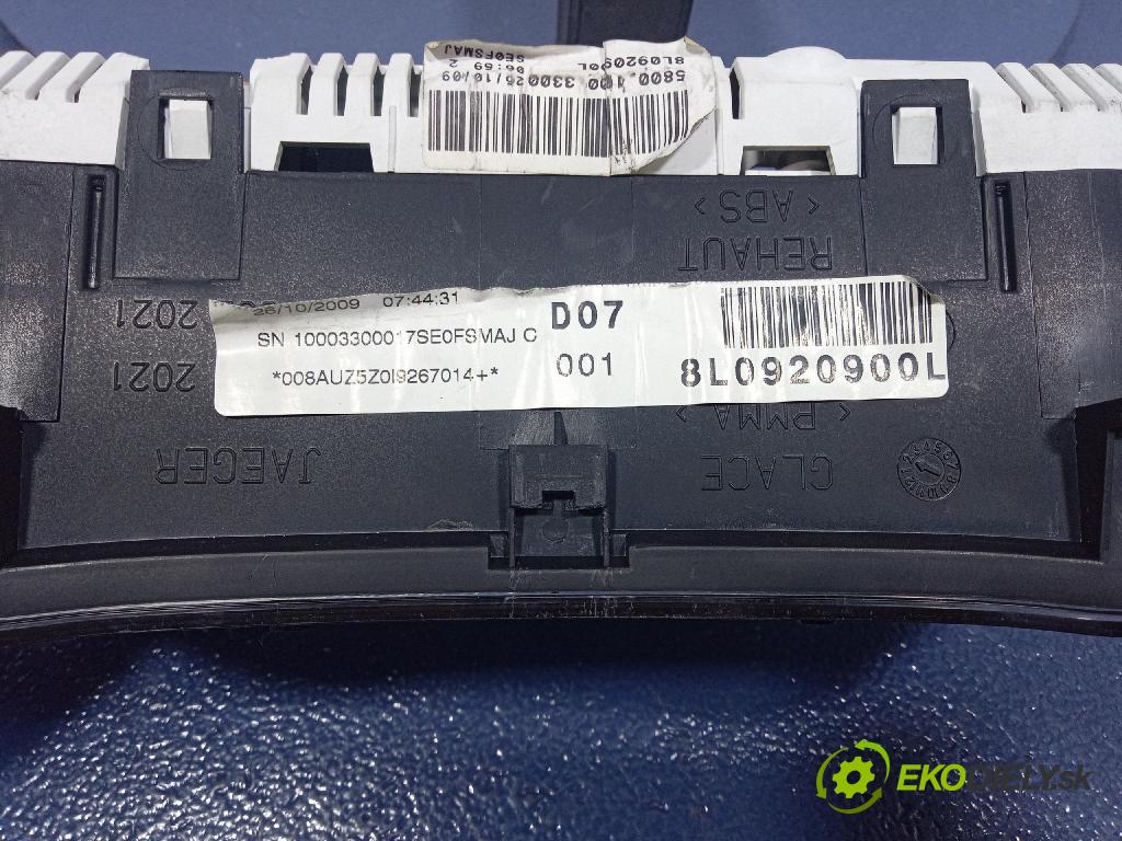 Audi A3 2003 Přístrojová deska 8L0920900L