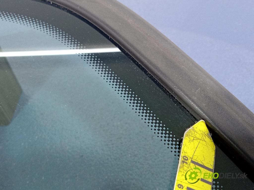 Audi A3 2003 sklo Karoséria: zad