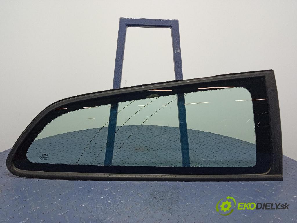 Volvo C30 2009 sklo Karosérie: Zad: