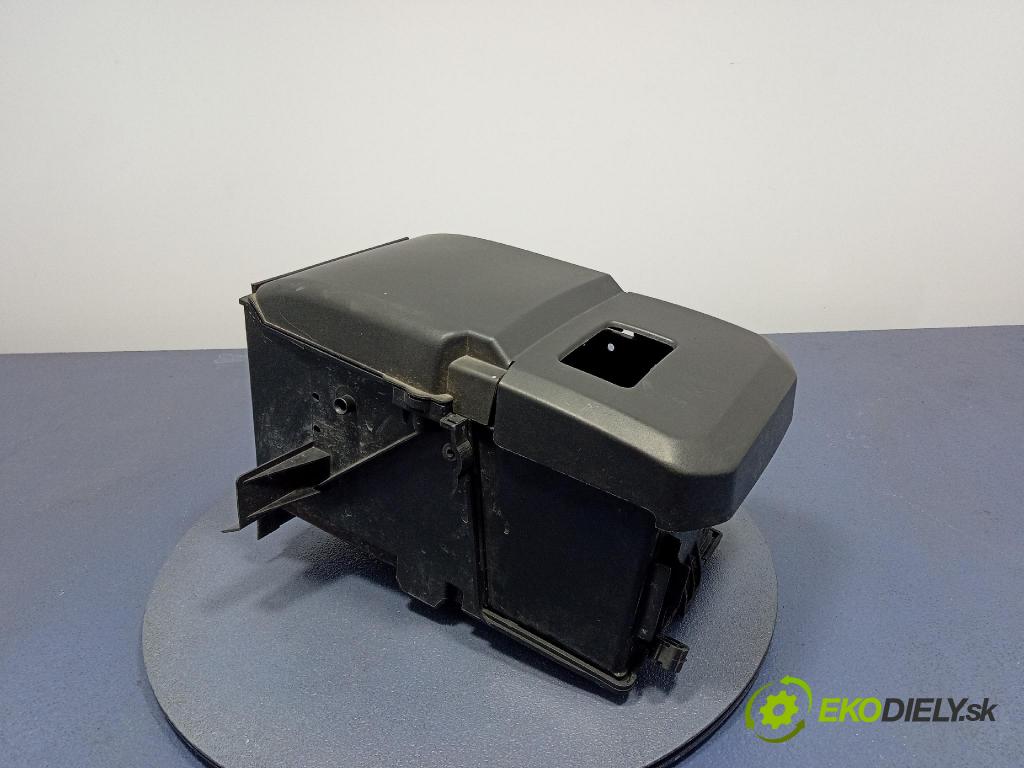 Volvo C30 2009 Základ: batéria 30667941