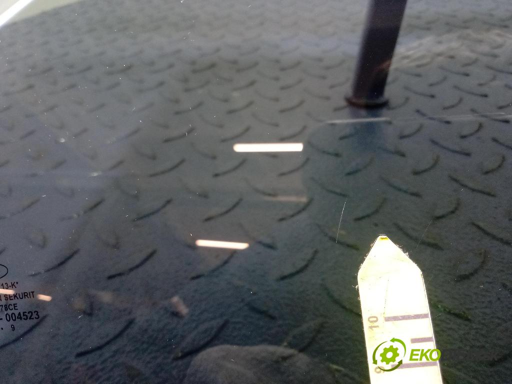 Ford Mondeo 2019 sklo dvere zad ľavé