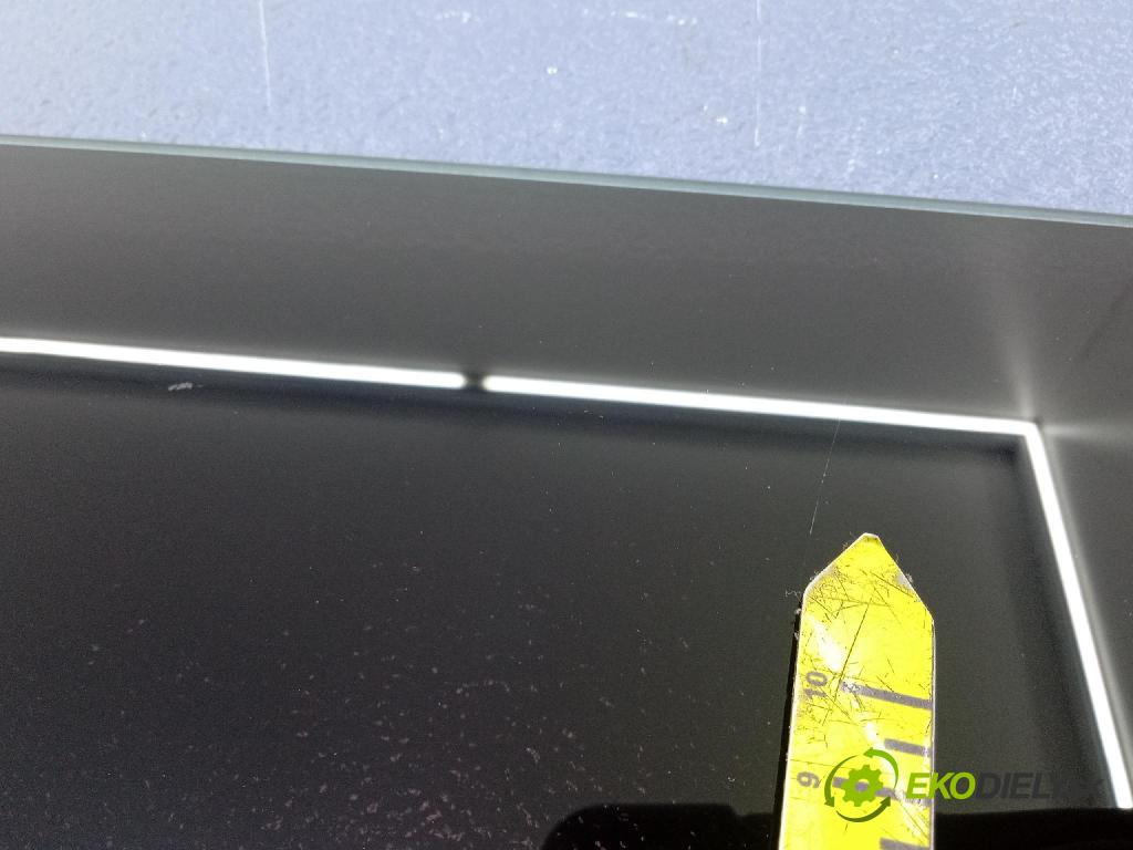 Mercedes E-klasa 2010 sklo dveře Zad: levé 