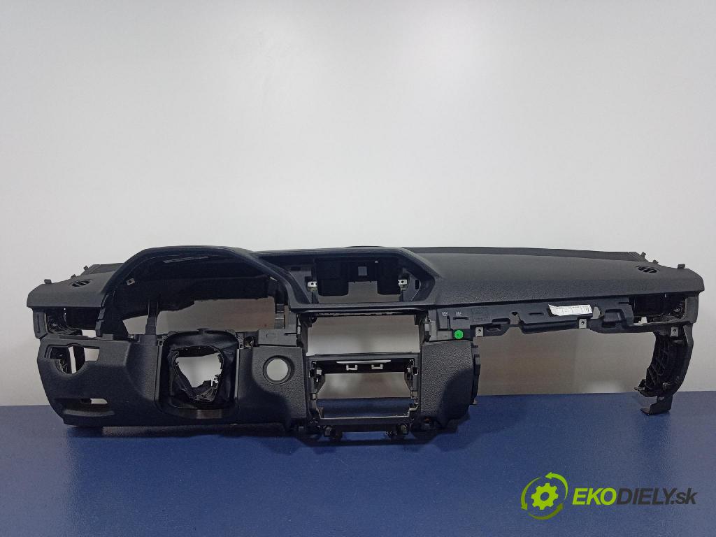 Mercedes E-klasa 2010 kokpit,pristrojová doska A2126802387