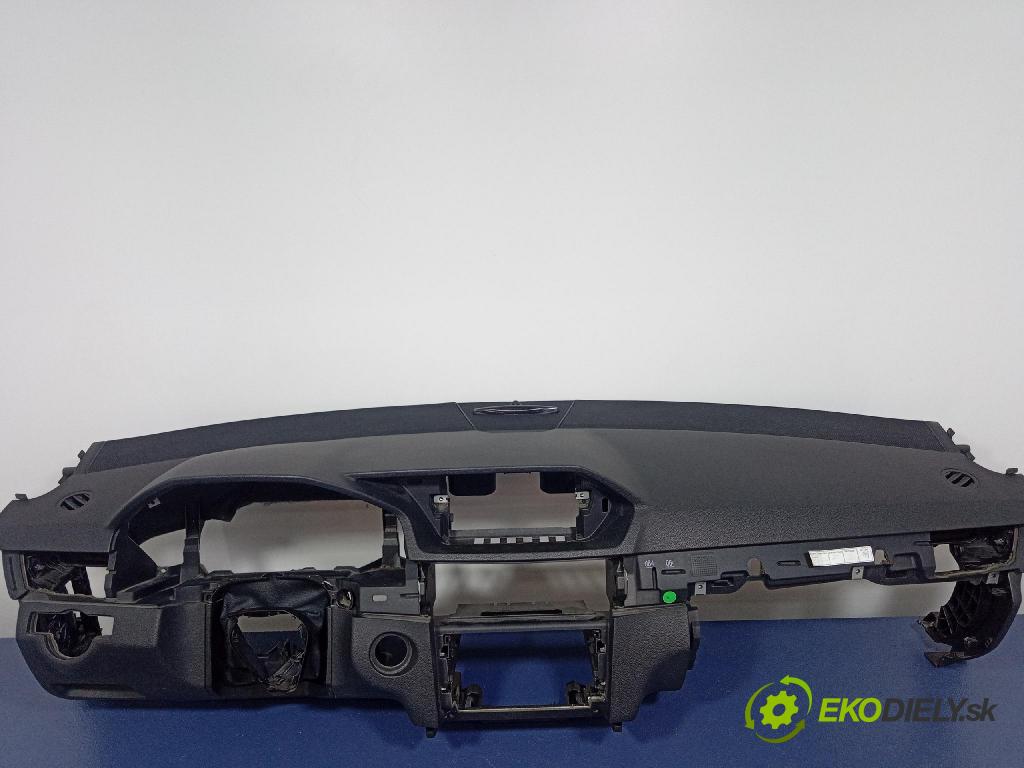 Mercedes E-klasa 2010 kokpit,pristrojová doska A2126802387