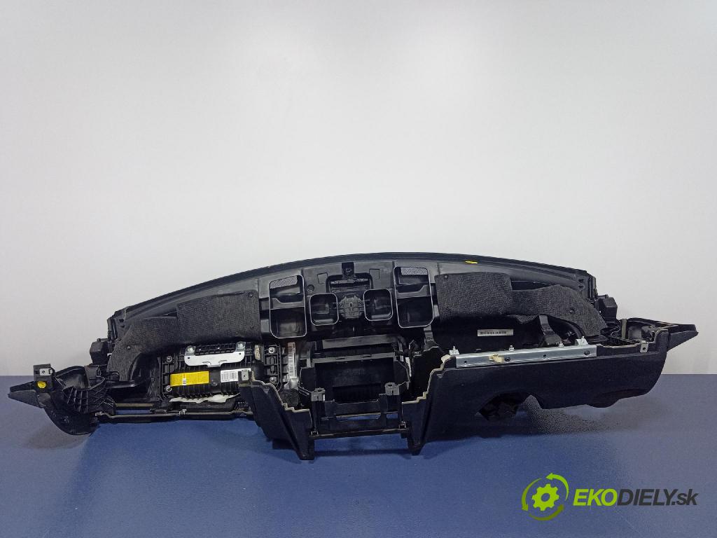 Mercedes E-klasa 2010 kokpit,pristrojová doska A2126802387