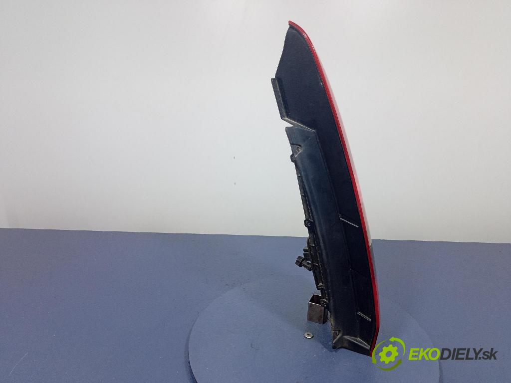 Ford Fusion 2005 svetlo / reflektor zad Prava: Vonkajsia: 2N11-13A602-B