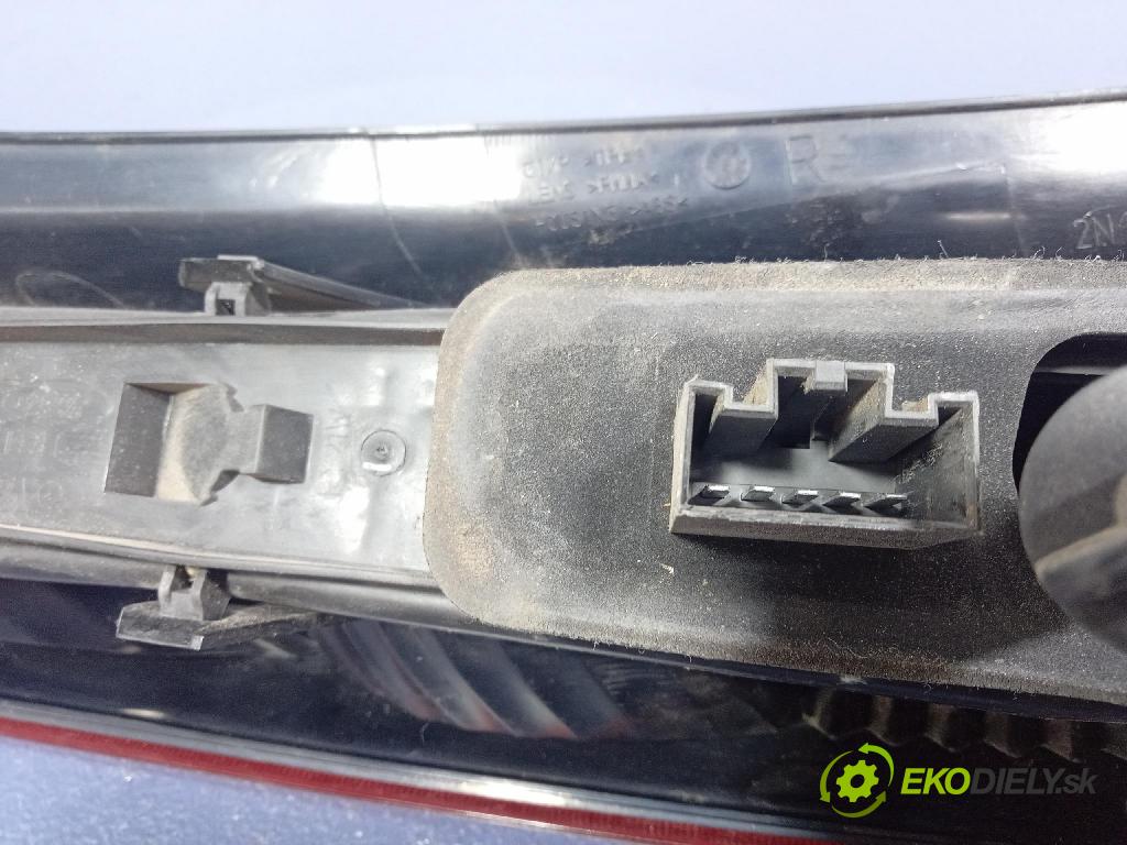 Ford Fusion 2005 svetlo / reflektor zad Prava: Vonkajsia: 2N11-13A602-B