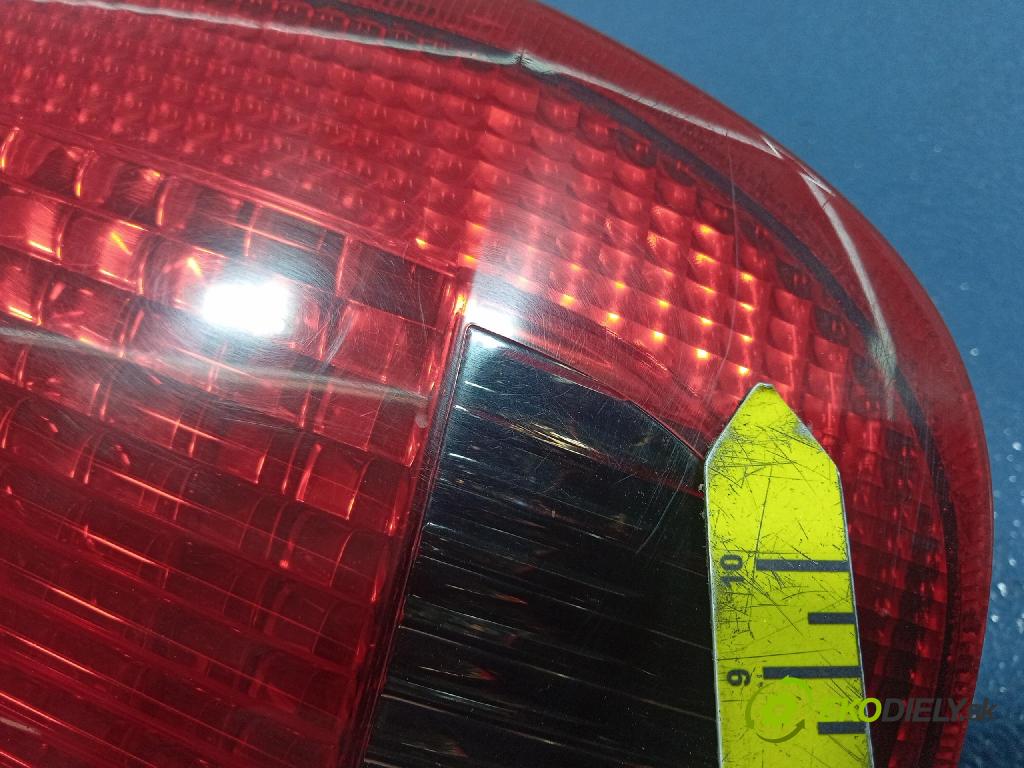 Ford Fusion 2005 svetlo / reflektor zad Prava: Vonkajsia: 2N11-13A602-B