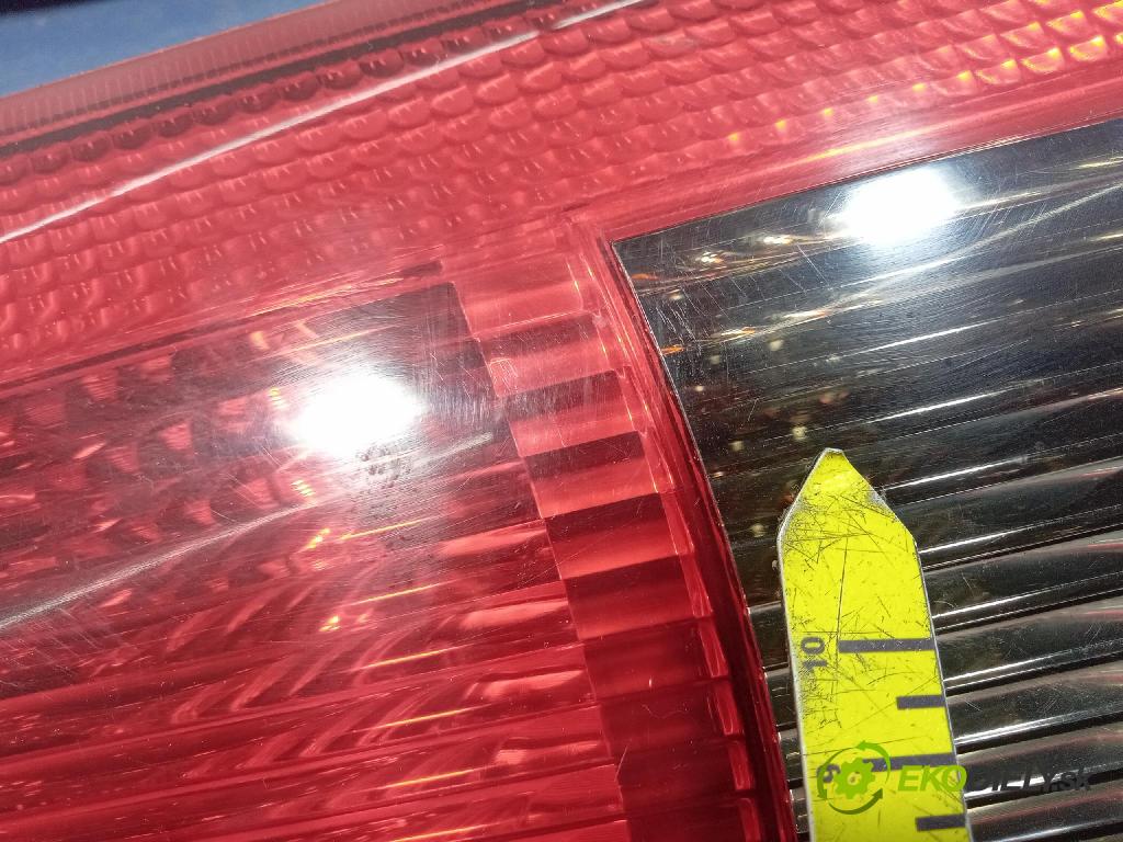 Ford Fusion 2005 svetlo / reflektor zad Prava: Vonkajsia: 2N11-13A602-B