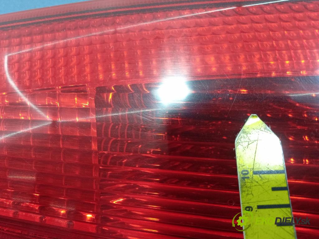 Ford Fusion 2005 svetlo / reflektor zad Prava: Vonkajsia: 2N11-13A602-B