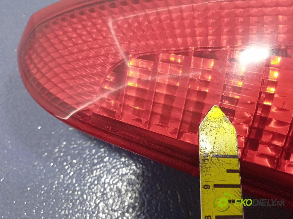 Ford Fusion 2005 svetlo / reflektor zad Prava: Vonkajsia: 2N11-13A602-B