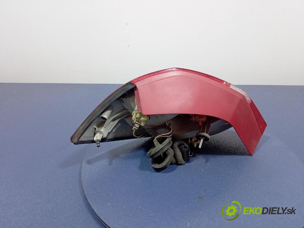Skoda Fabia 2010 svetlo / reflektor zad Prava: Vonkajsia: 5J6945096