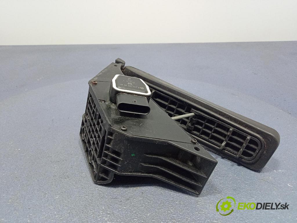 Mercedes E-klasa 2010 pedal Plyn: A2043000004
