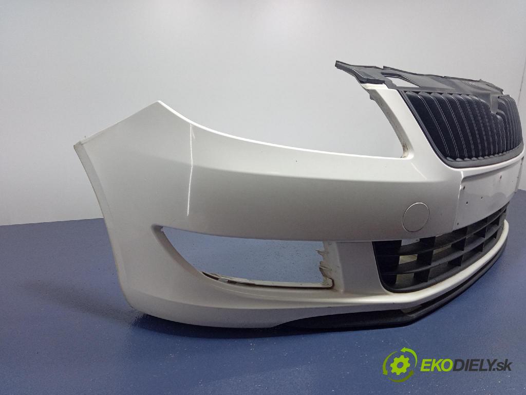 Skoda Fabia 2010 nárazník Predné 5j0507221d