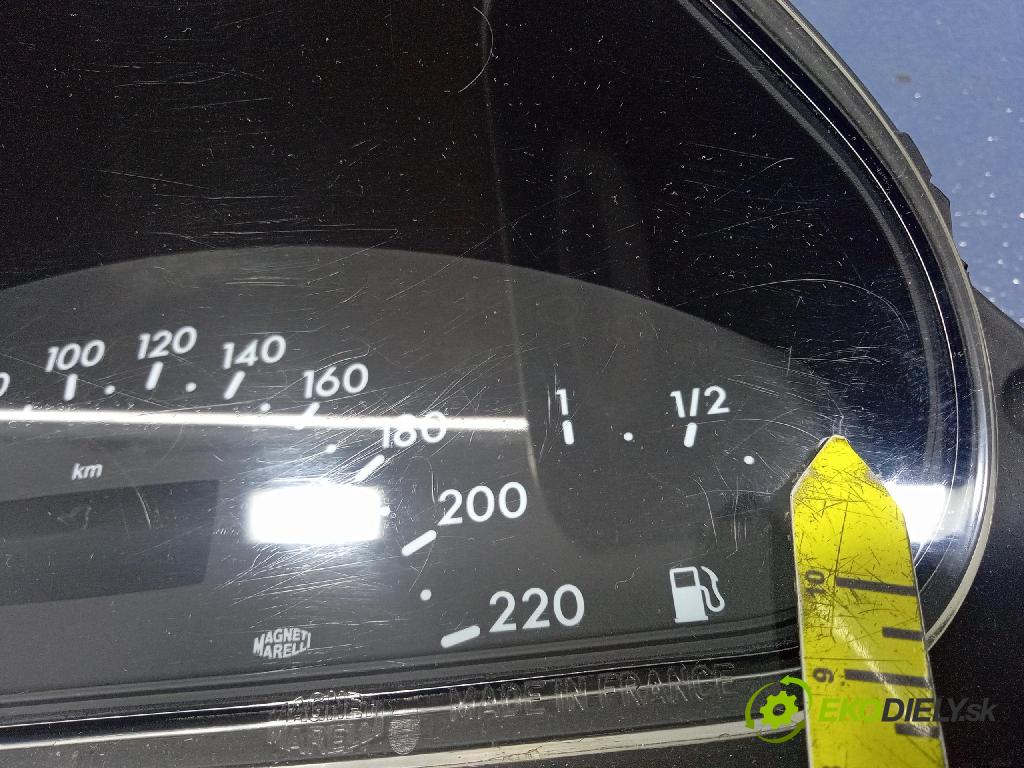 Mercedes A-Klasa 2000 prístrojovka/ budíky A1685404811