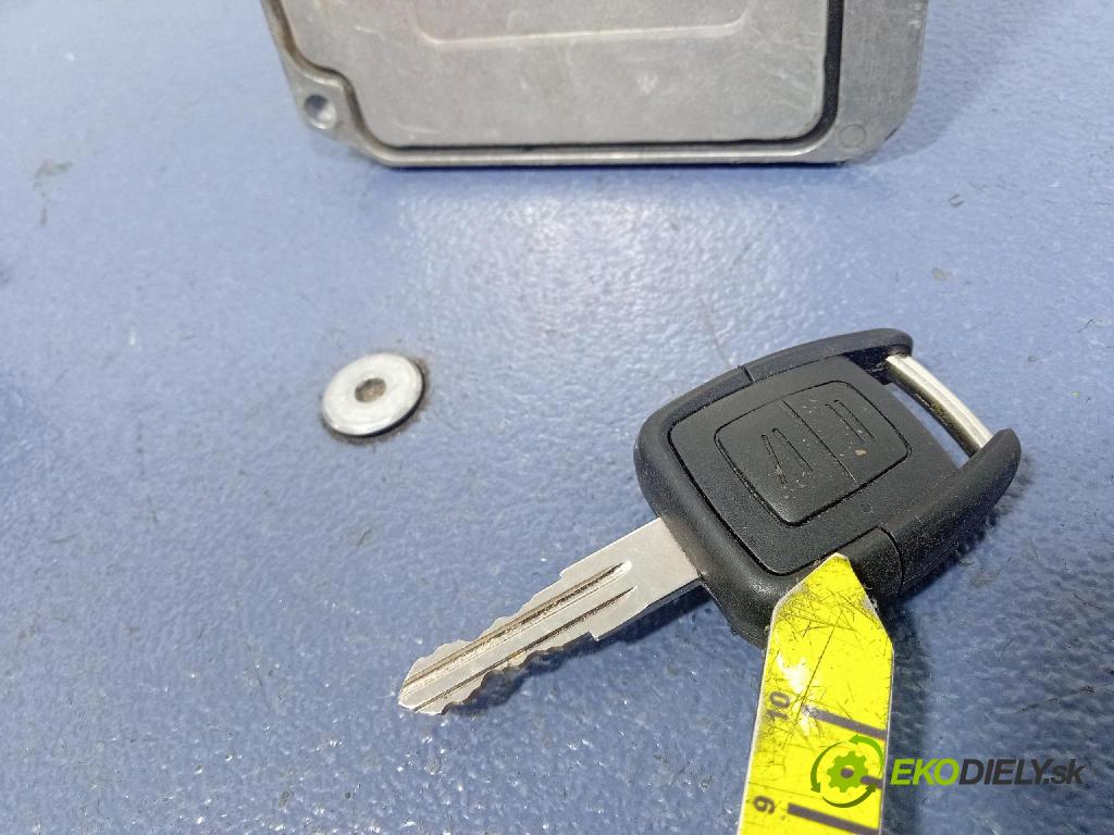 Opel Astra 2000 riadiaca jednotka Motor: 90560476