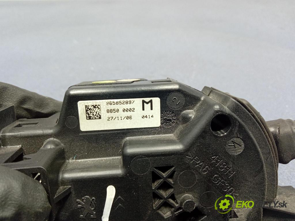 Citroen C4 picasso 2007 prepínač Zmeny: 965852897