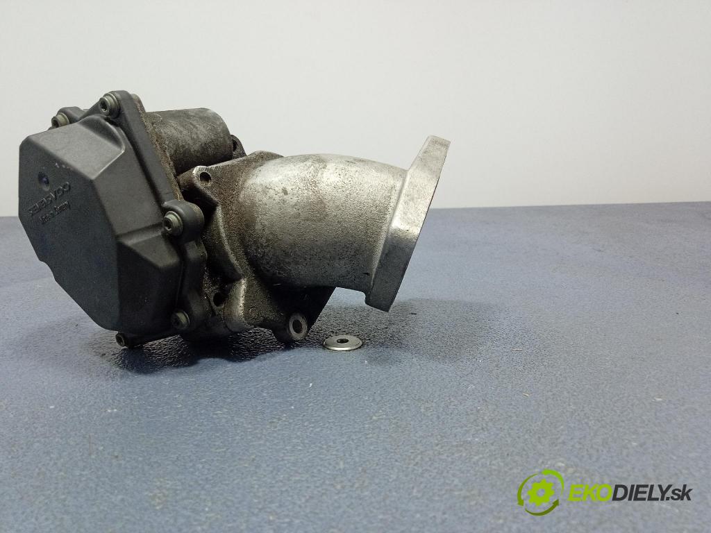 Audi A4 2006 klapka 8E0145997A