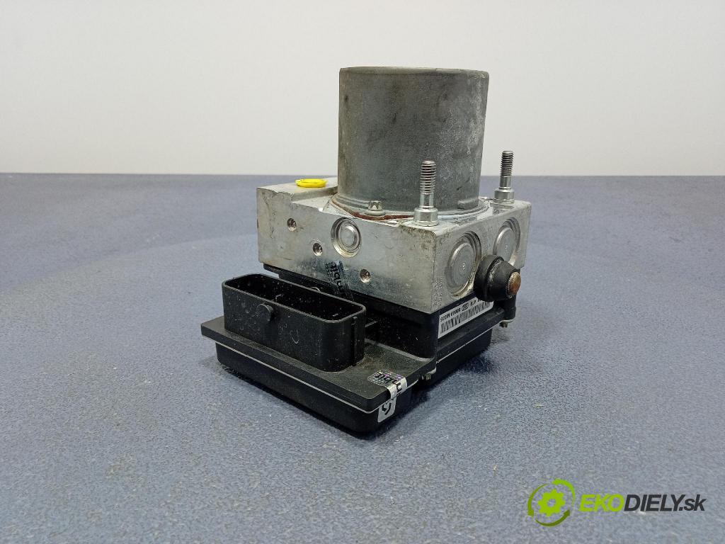 Audi A4 2006 čerpadlo ABS x 8E0614517BF