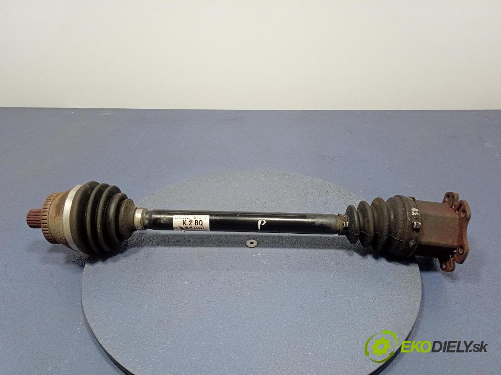 Audi A4 2006 poloos Prava: Predné 8E0407272BQ