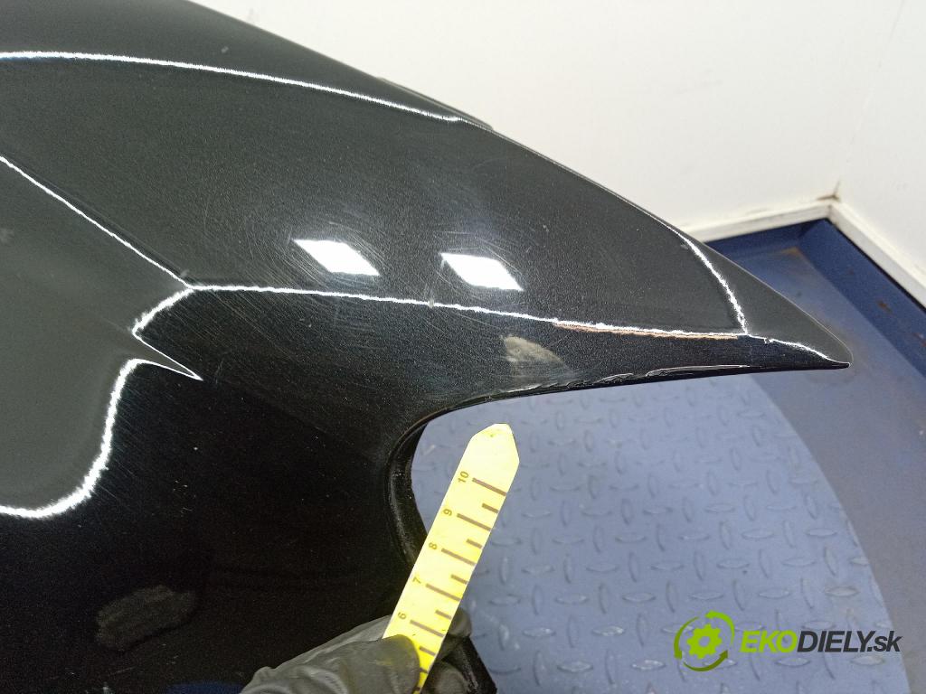 Audi A4 2006 blatník Predné v pravo: AD10014AR