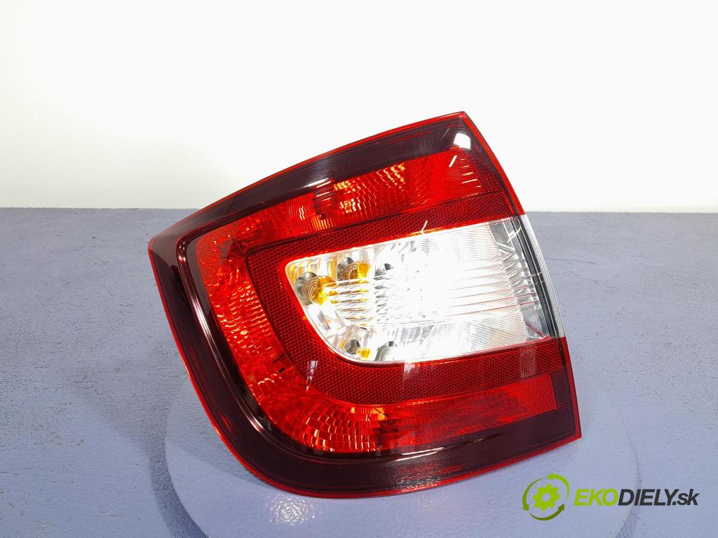 Skoda Rapid 2017 svetlo / reflektor zad ľavá Vonkajsia: 5JH945207
