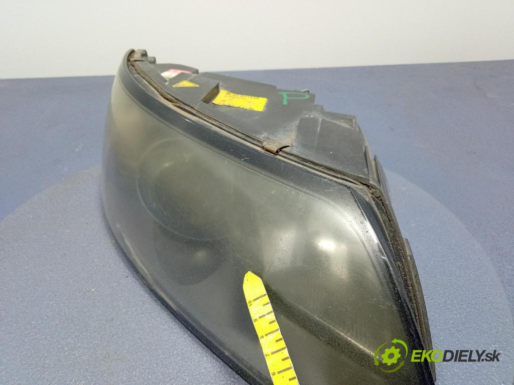 Volvo S40/V40 2004 Reflektor: v pravo: 30678204