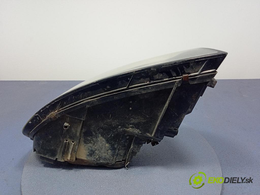 Volvo S40/V40 2004 Reflektor: v pravo: 30678204