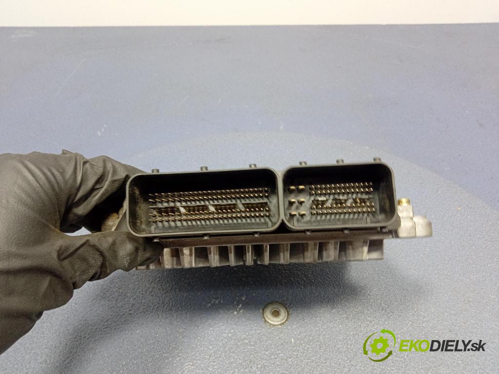 Volvo S40/V40 2004 riadiaca jednotka Motor: 30650677