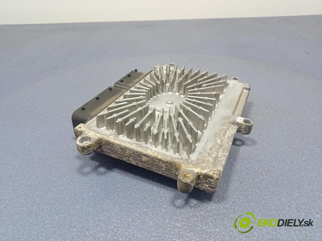 Volvo S40/V40 2004 riadiaca jednotka Motor: 30650677