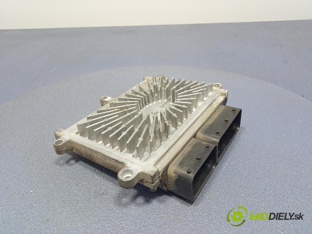 Volvo S40/V40 2004 riadiaca jednotka Motor: 30650677