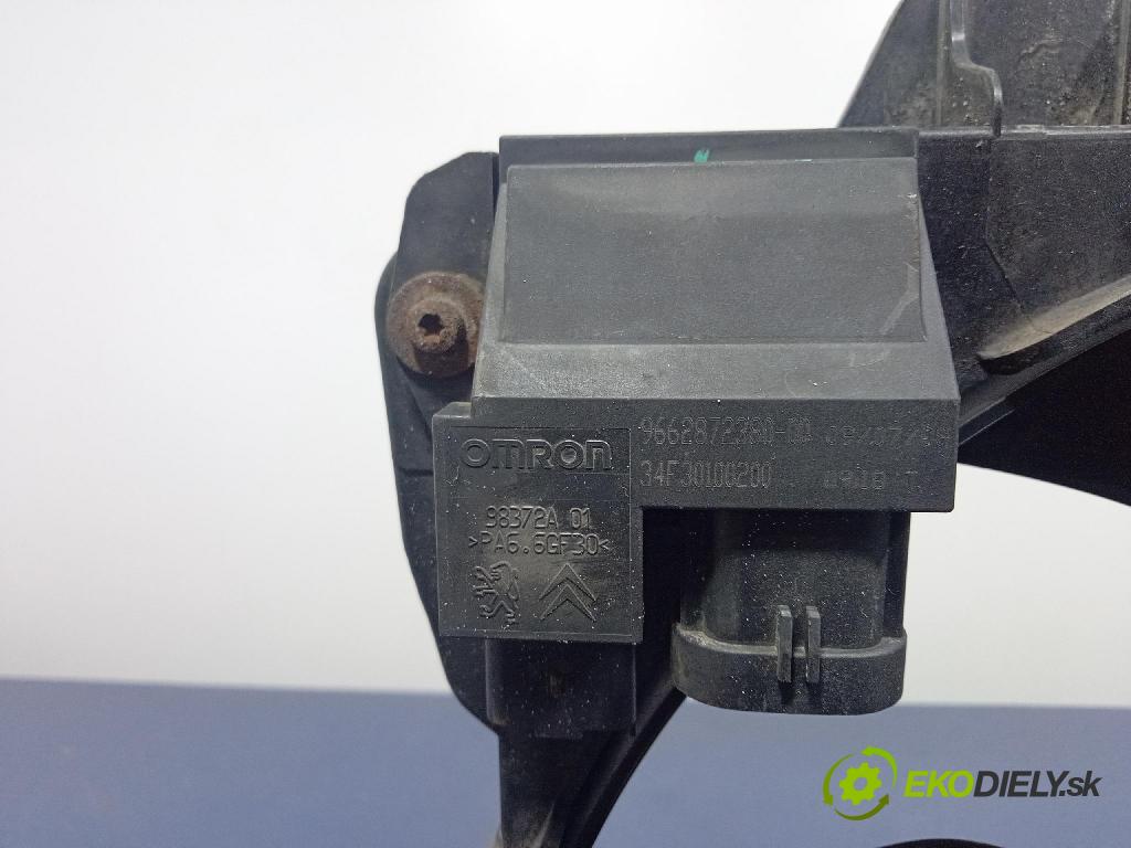 Citroen C3 picasso 2009 Ventilátor Chladič: 9682895680