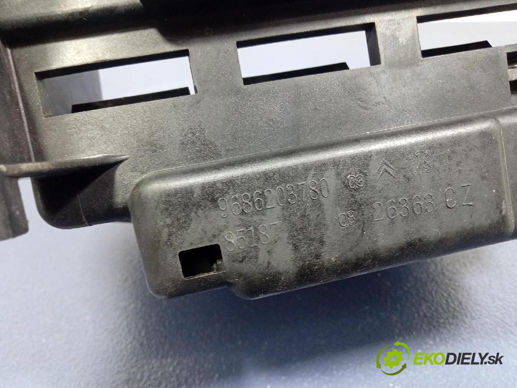 Citroen C3 picasso 2009 Základ: batéria 9686203780