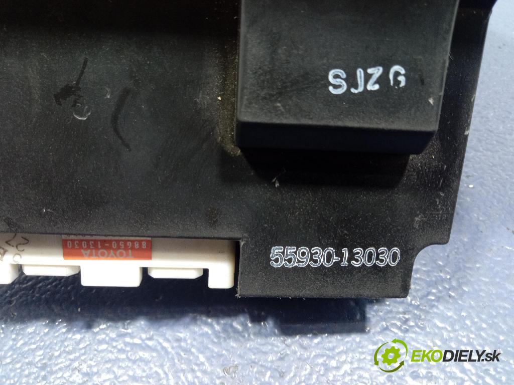 Toyota Verso 2003 prepínač Klimatizácia: Prúd vzduchu: 55930-13030