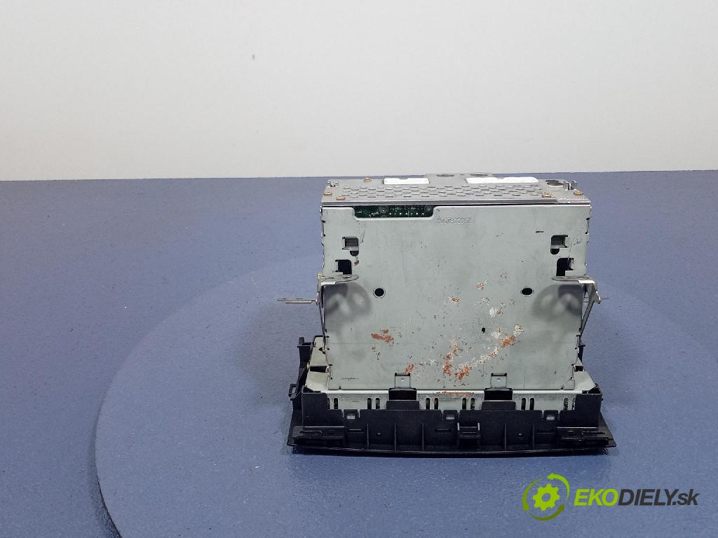 Toyota Verso 2003 Radio I Navigácia: 86120-02260