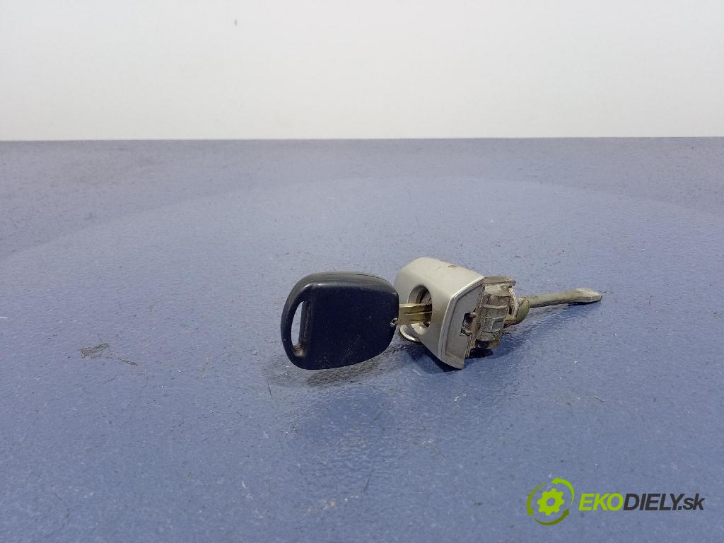 Toyota Verso 2003 zámok dvere Predné Vľavo: B2668