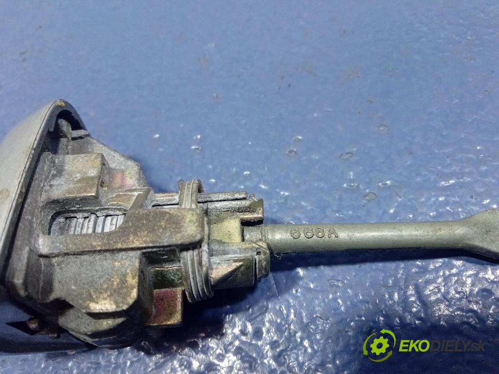 Toyota Verso 2003 zámok dvere Predné Vľavo: B2668