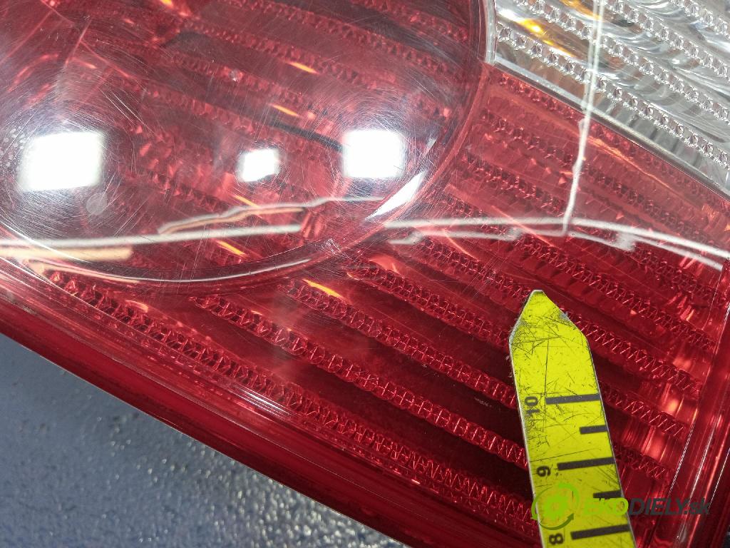 Vw Passat 2002 svetlo / reflektor zad Prava: Vonkajsia: 28408014