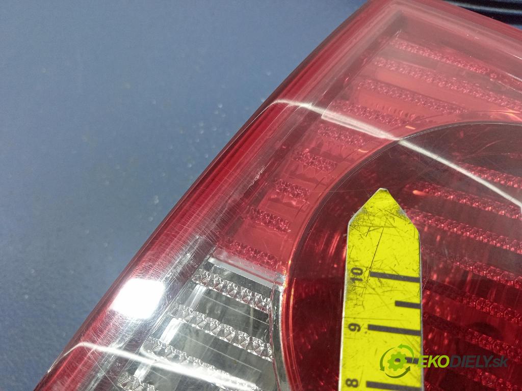 Vw Passat 2002 svetlo / reflektor zad Prava: Vonkajsia: 28408014