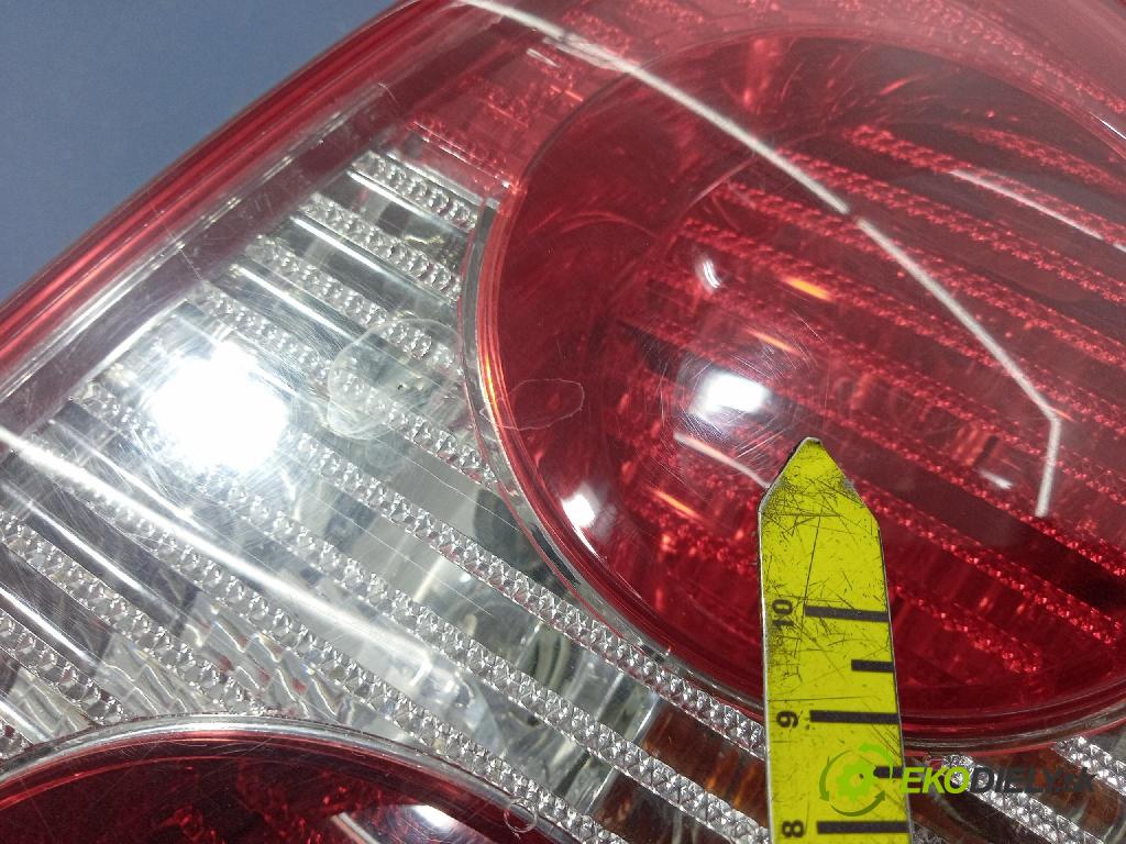 Vw Passat 2002 svetlo / reflektor zad Prava: Vonkajsia: 28408014