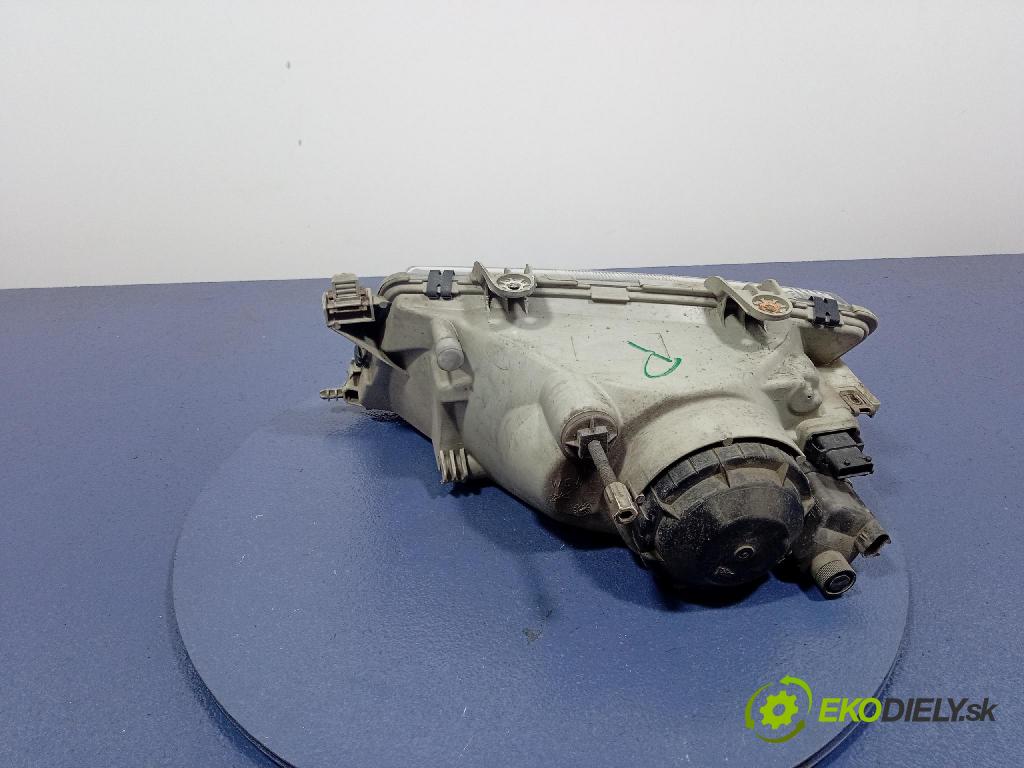 Saab 9-3 2000 Reflektor: v pravo: 88205905