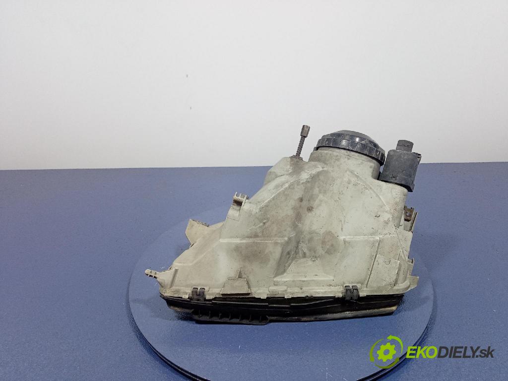 Saab 9-3 2000 Reflektor: v pravo: 88205905