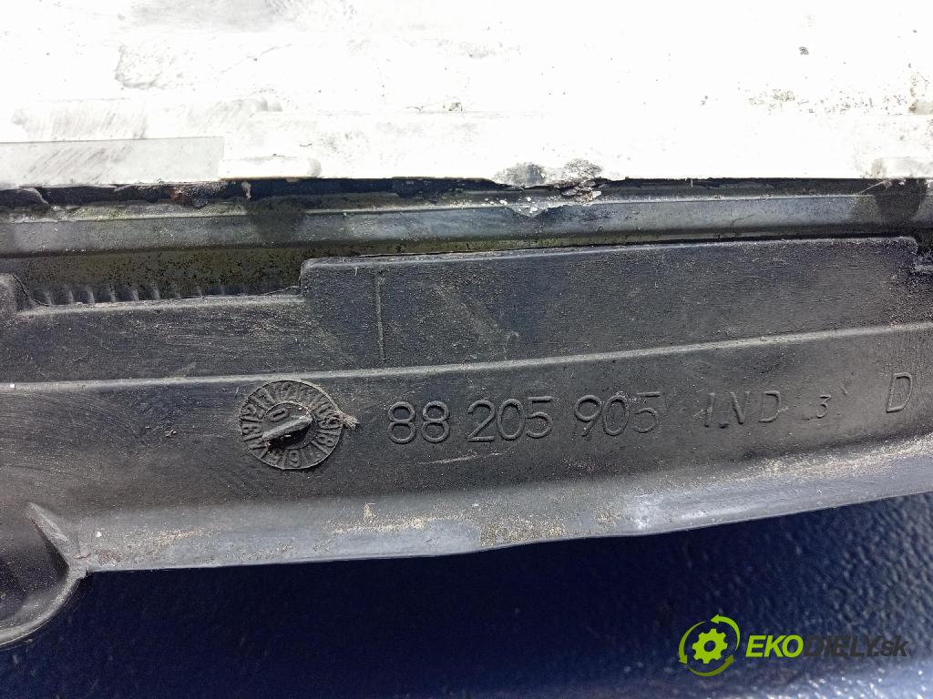 Saab 9-3 2000 Reflektor: v pravo: 88205905