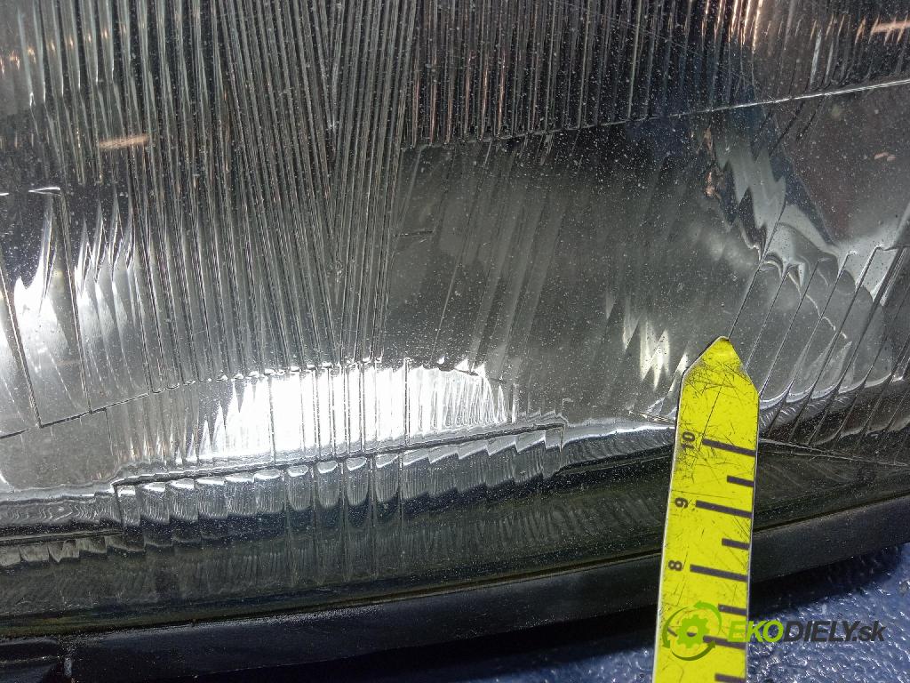 Saab 9-3 2000 Reflektor: v pravo: 88205906