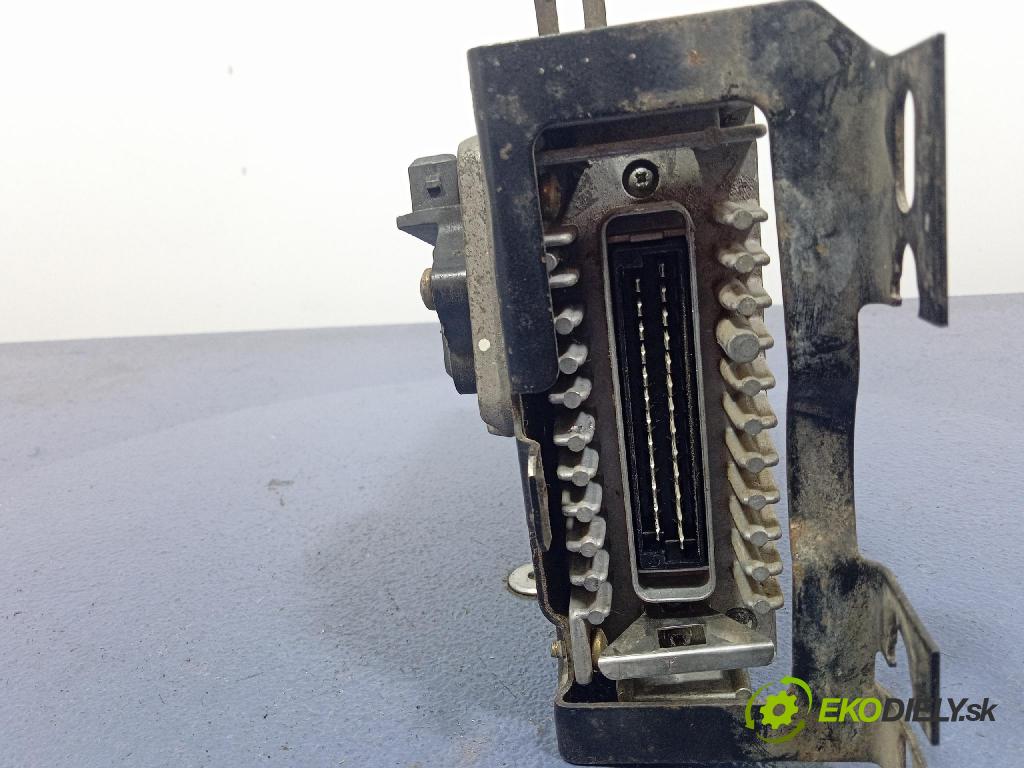Vw Golf 1991 riadiaca jednotka Motor: 030906021A