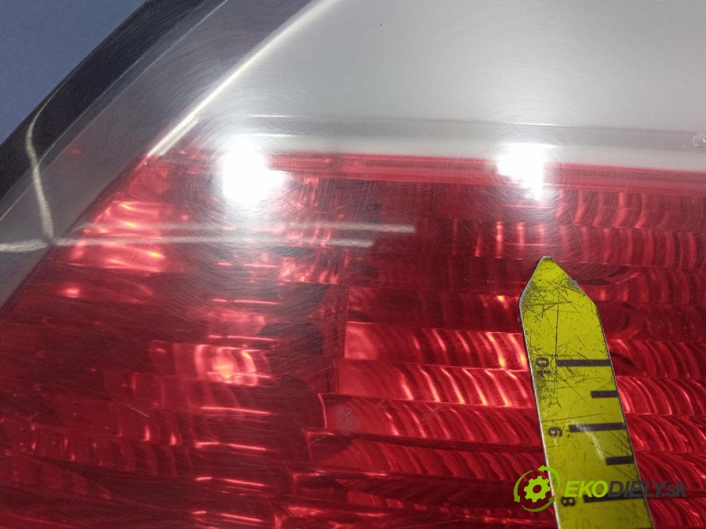 Opel Astra 2006 svetlo / reflektor zad Prava: Vonkajsia: 24451837