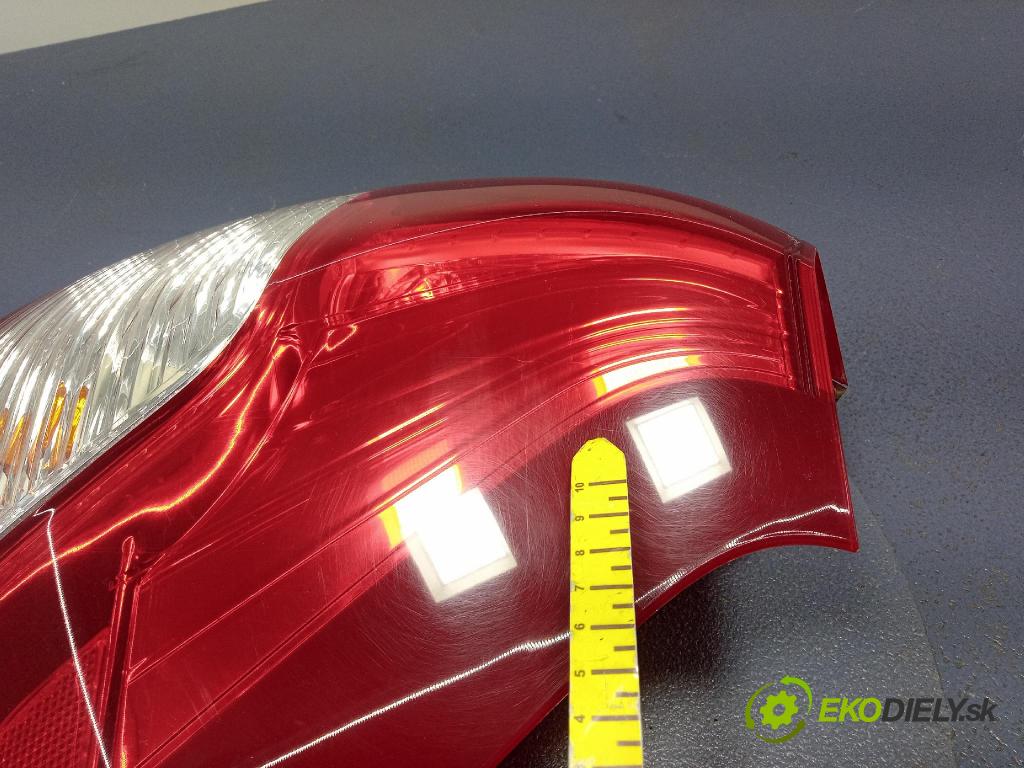 Honda Cr-v 2013 svetlo / reflektor zad Prava: Vonkajsia: W0649