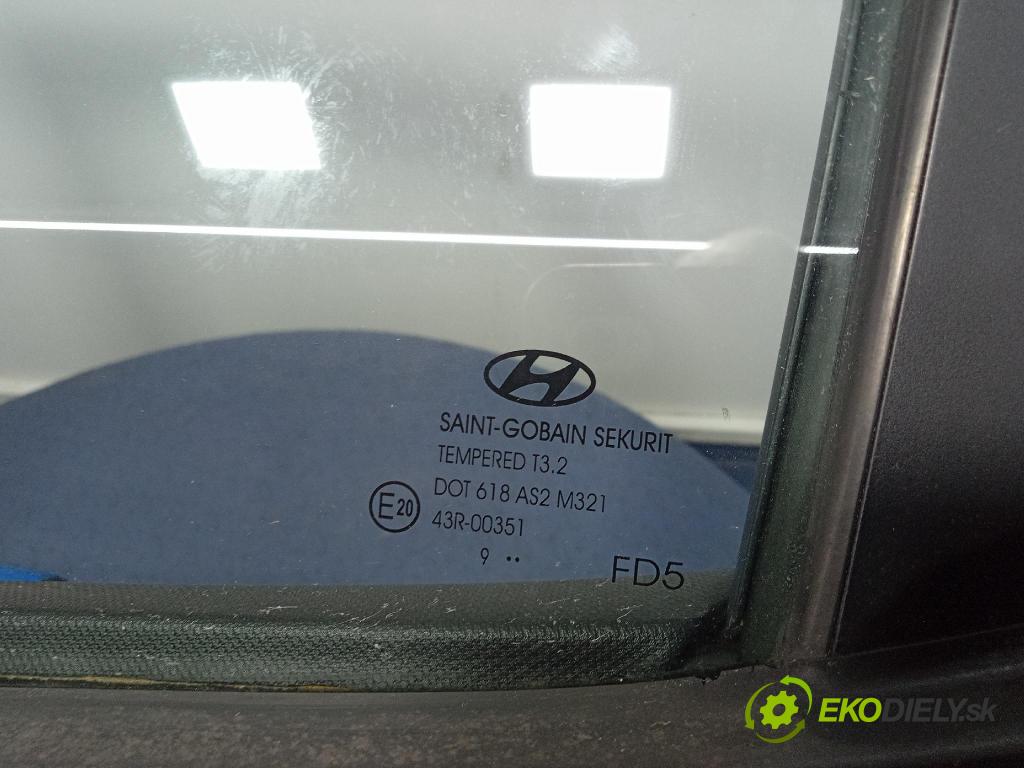 Hyundai I30 2010 dvere zad Vľavo: